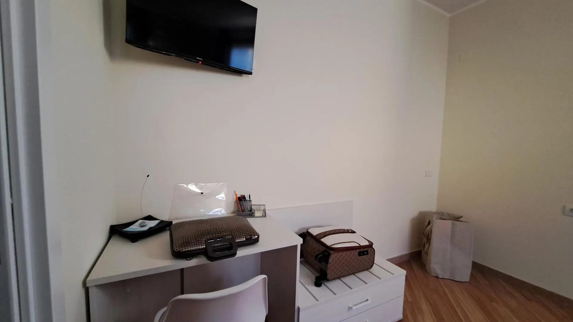 Suite Fronte Fiera 2 Verona 0*,