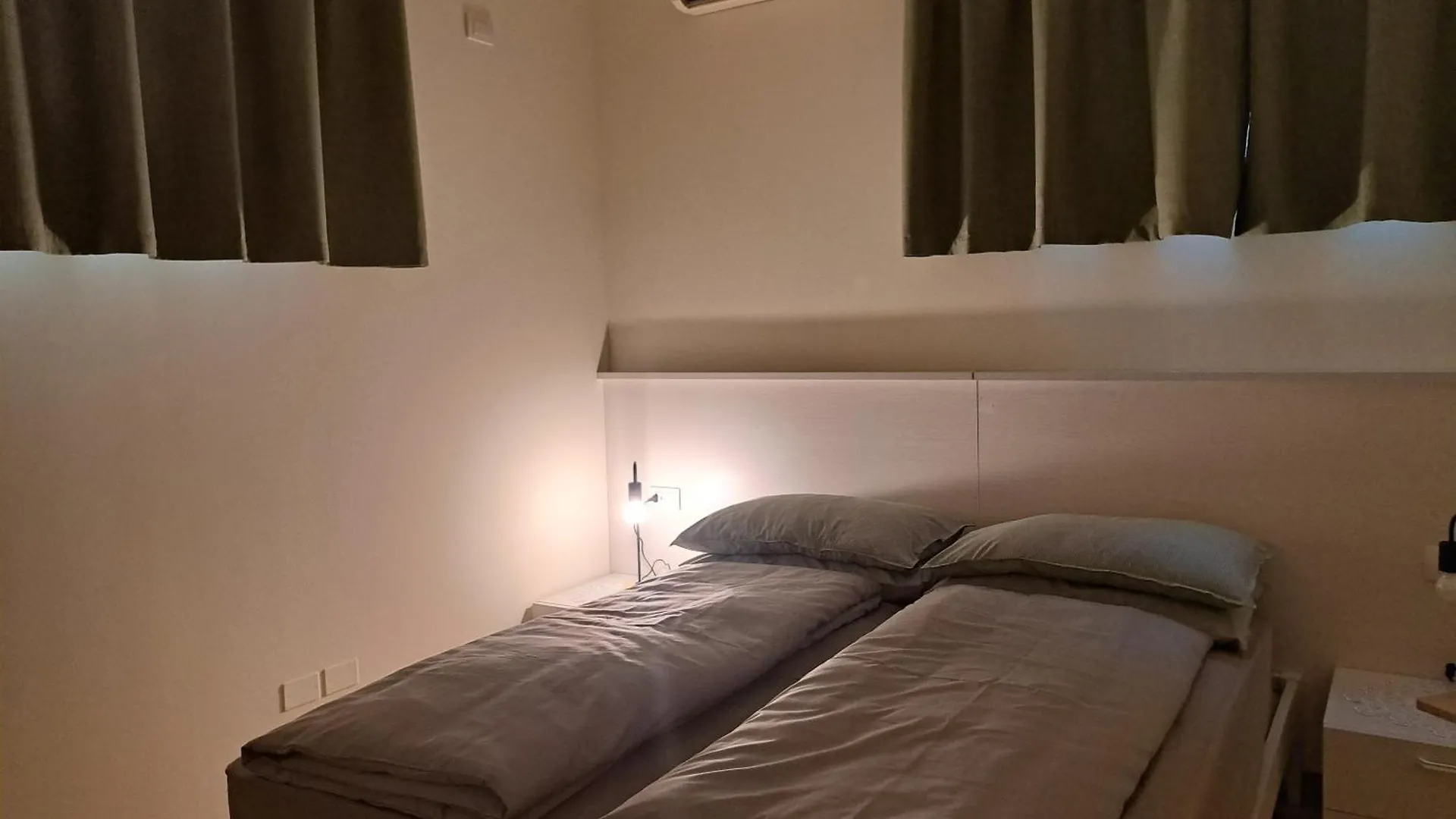 Suite Fronte Fiera 2 Verona 0*,  Italia